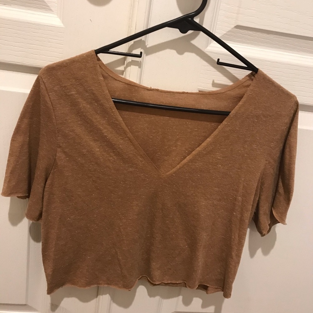 super cute cropped v neck shirt